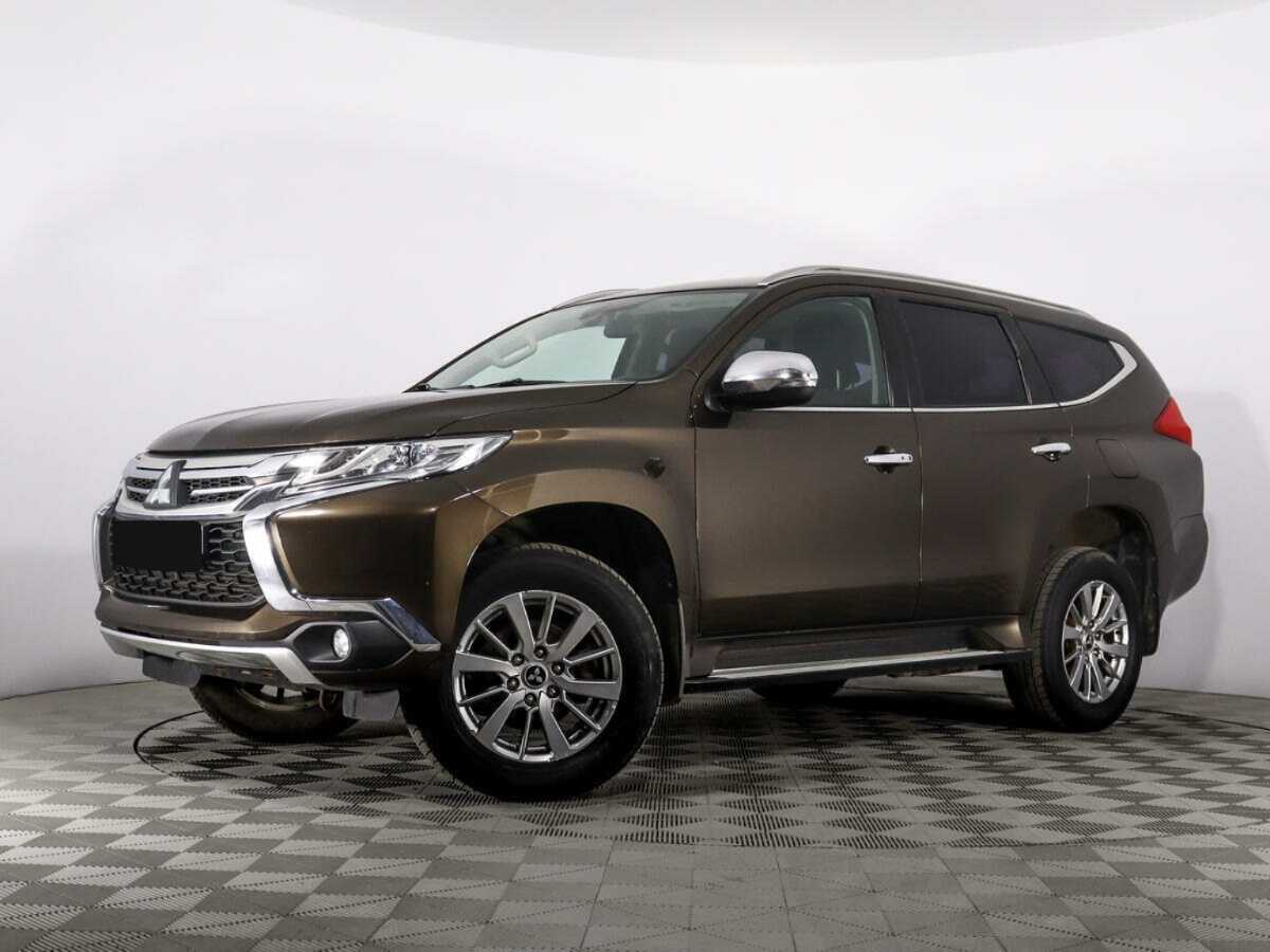 Mitsubishi Pajero Sport с пробегом — 2017 год. Фото: #0