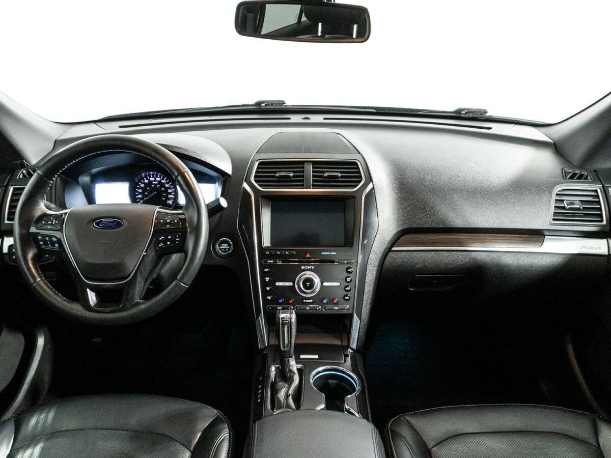 Ford Explorer с пробегом — 2017 год. Фото: #10