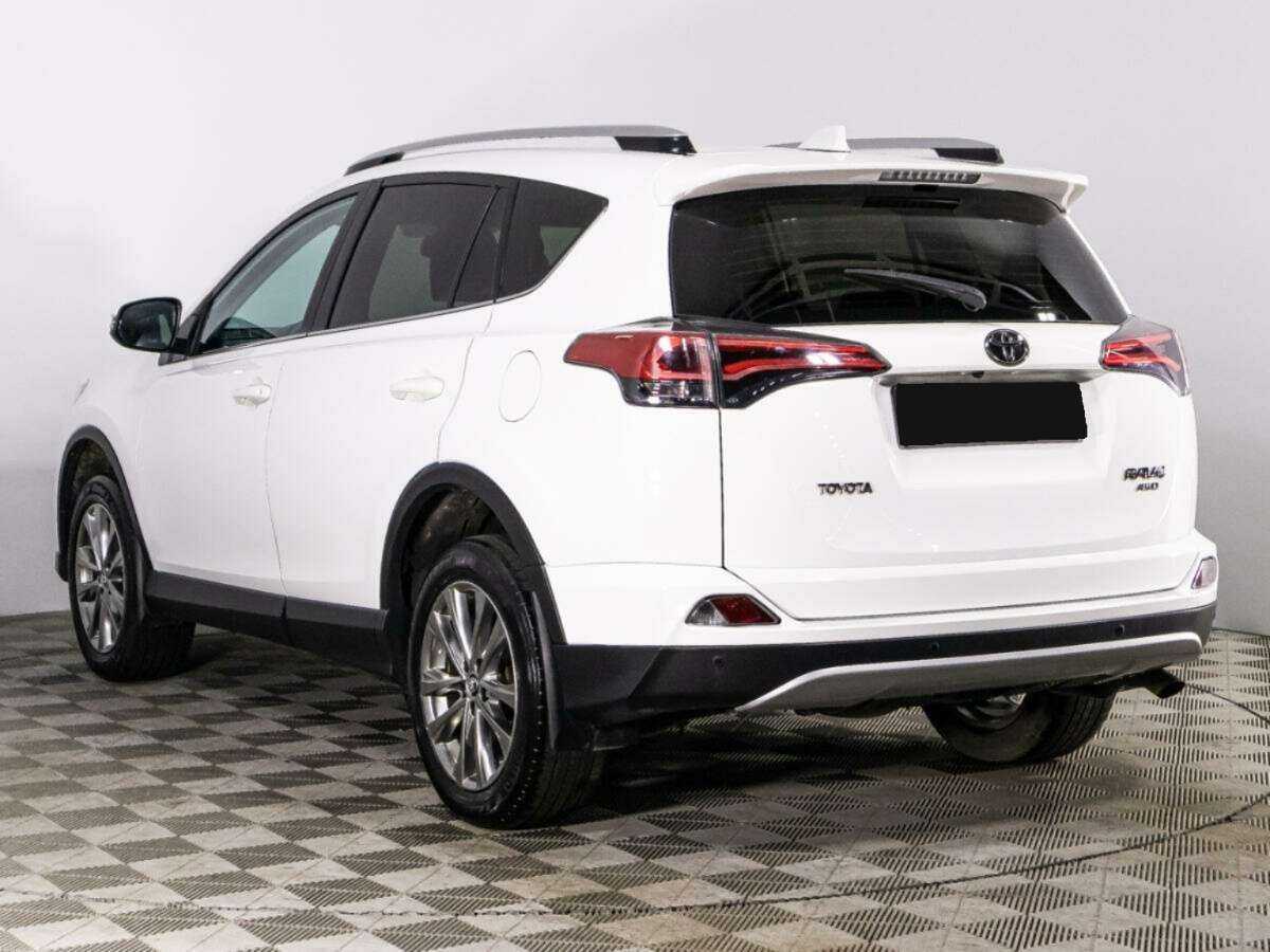 Toyota RAV4 с пробегом — 2018 год. Фото: #6