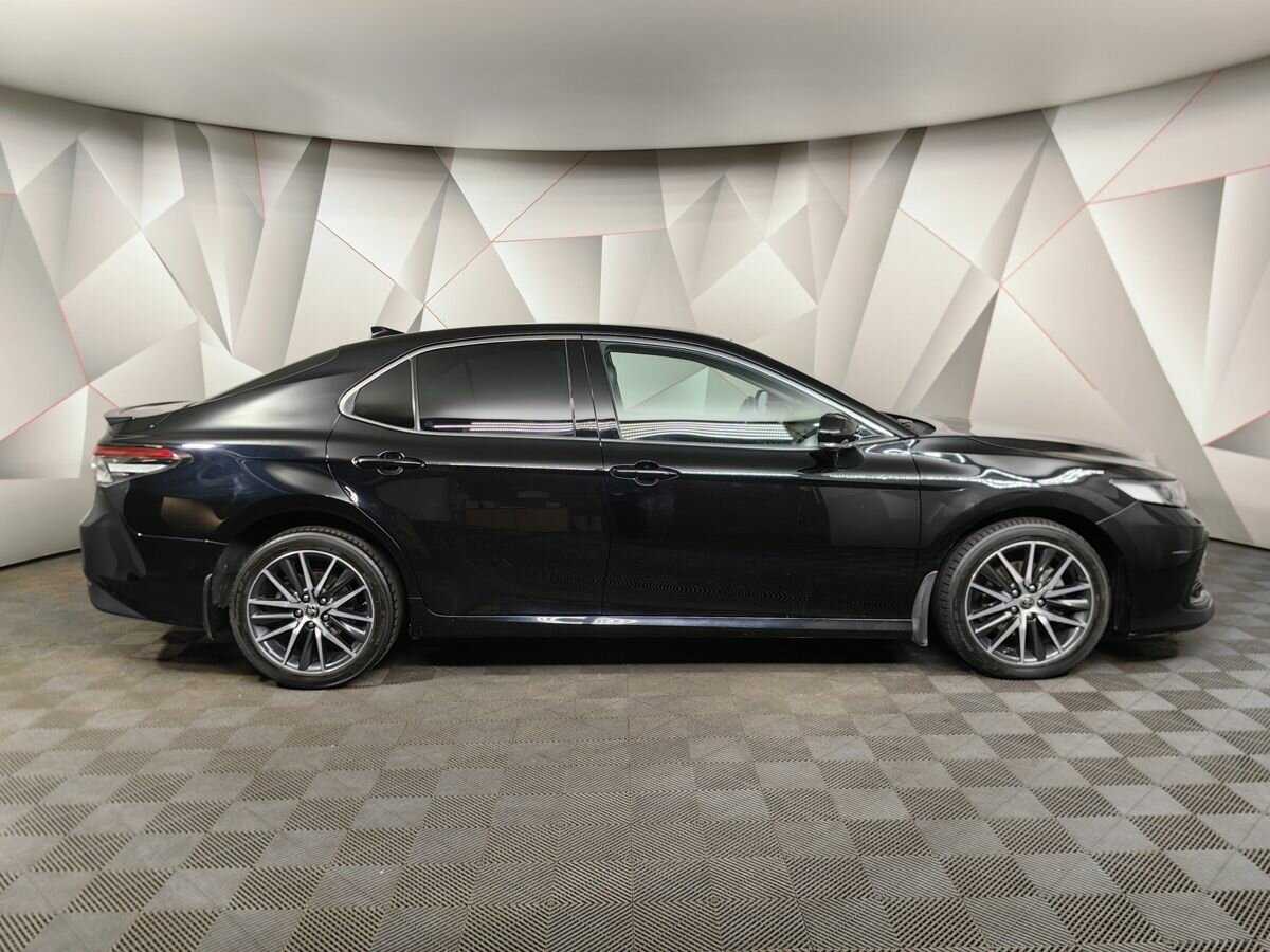 Toyota Camry с пробегом — 2021 год. Фото: #5