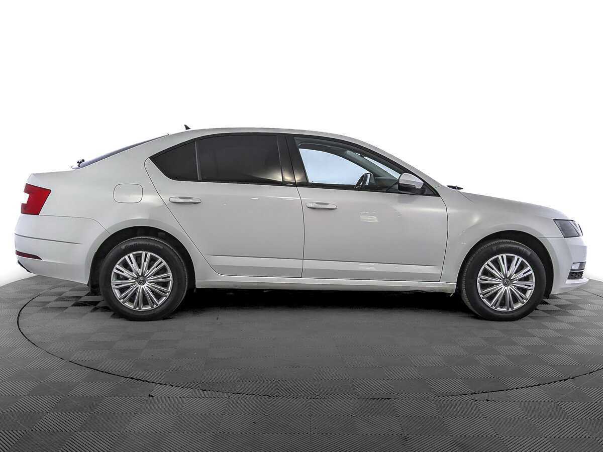 Skoda Octavia с пробегом — 2020 год. Фото: #3