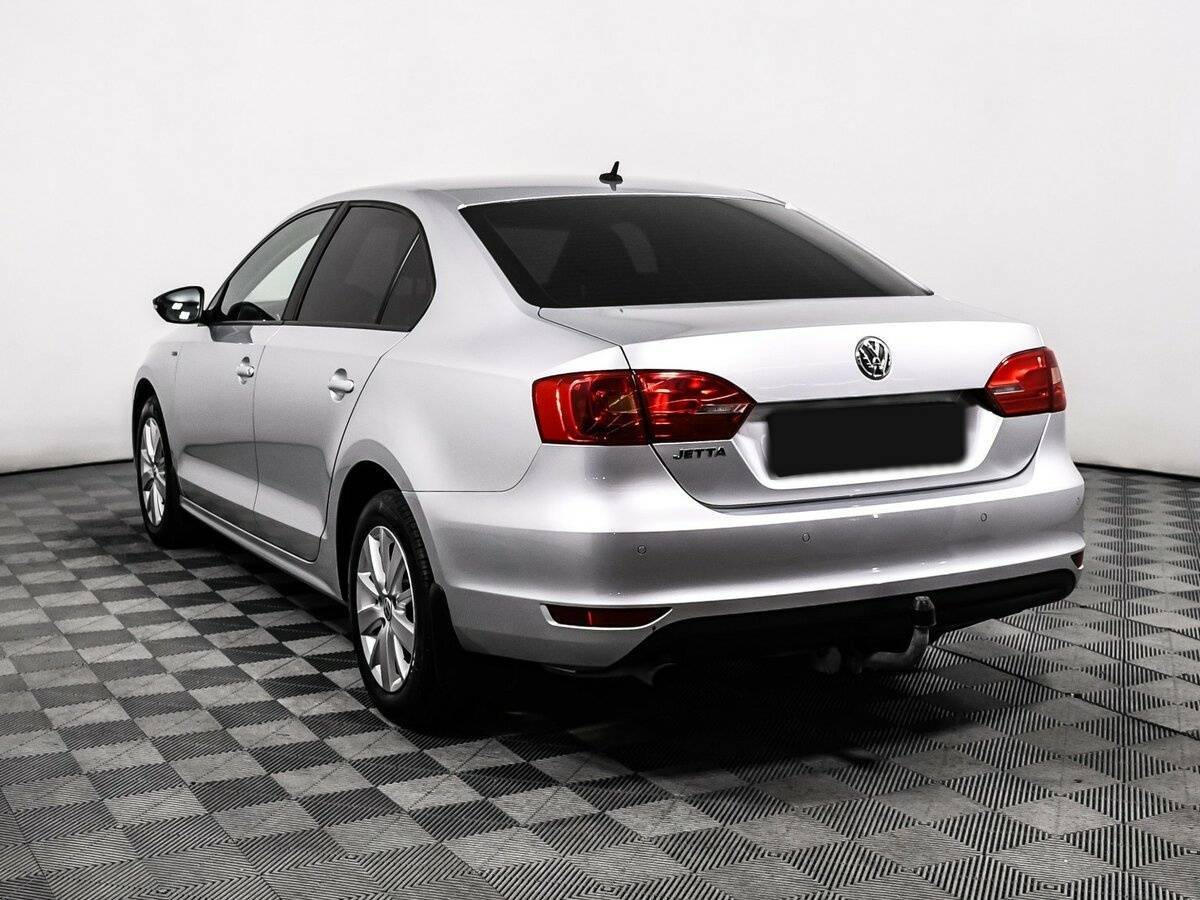 Volkswagen Jetta с пробегом — 2013 год. Фото: #6