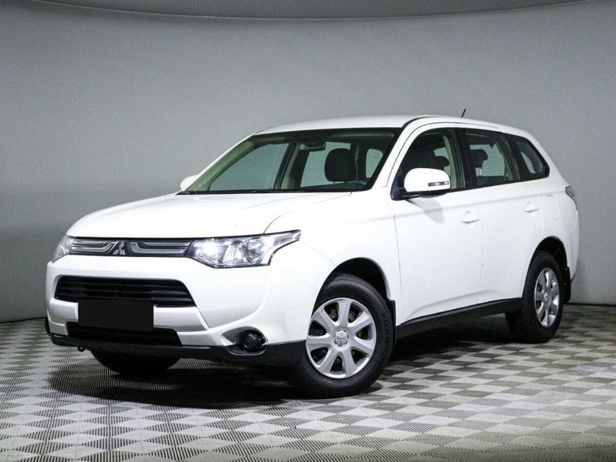 Mitsubishi Outlander с пробегом — 2013 год. Фото: #0
