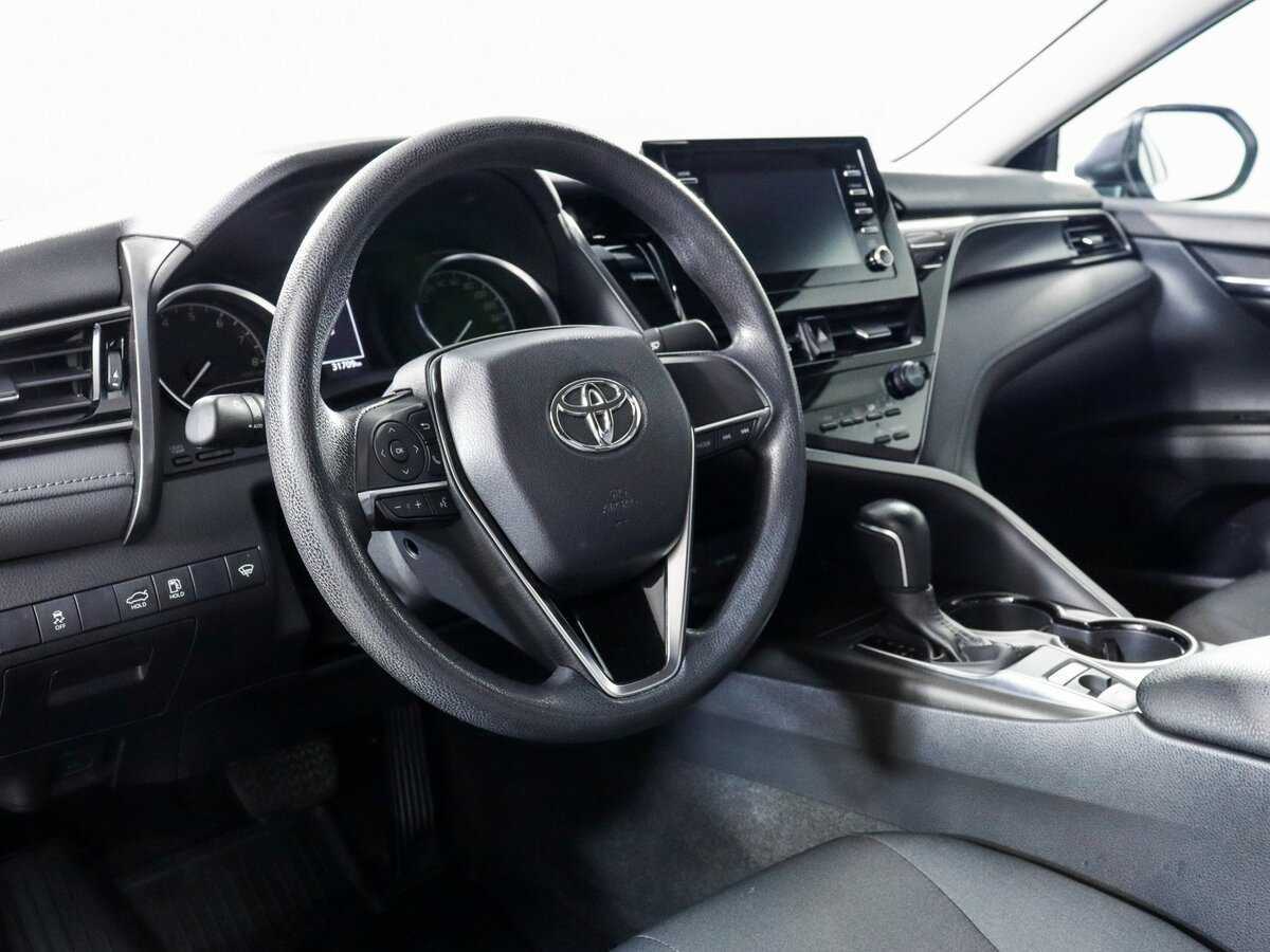 Toyota Camry с пробегом — 2021 год. Фото: #13