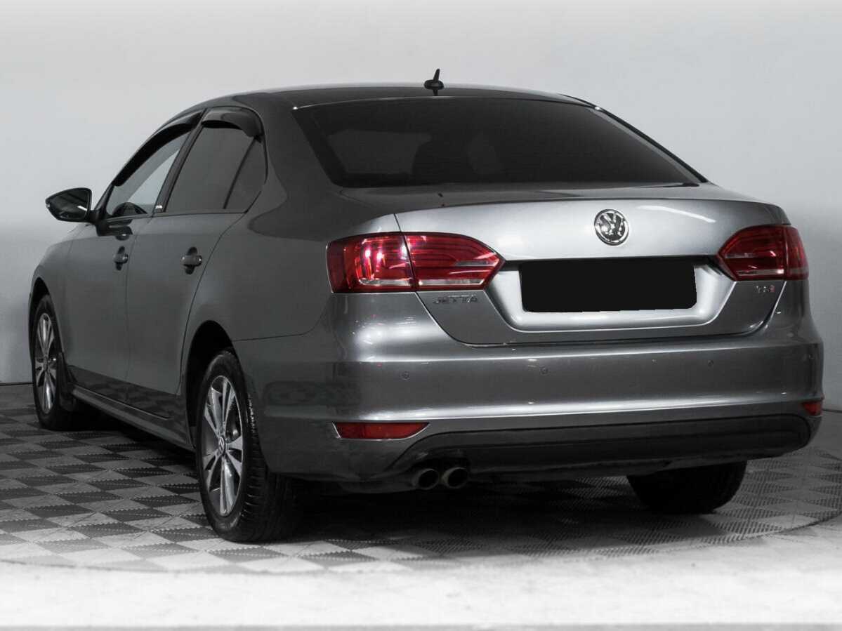 Volkswagen Jetta с пробегом — 2014 год. Фото: #6