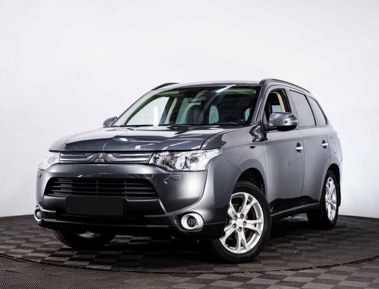 Mitsubishi Outlander с пробегом — 2013 год. Фото: #0