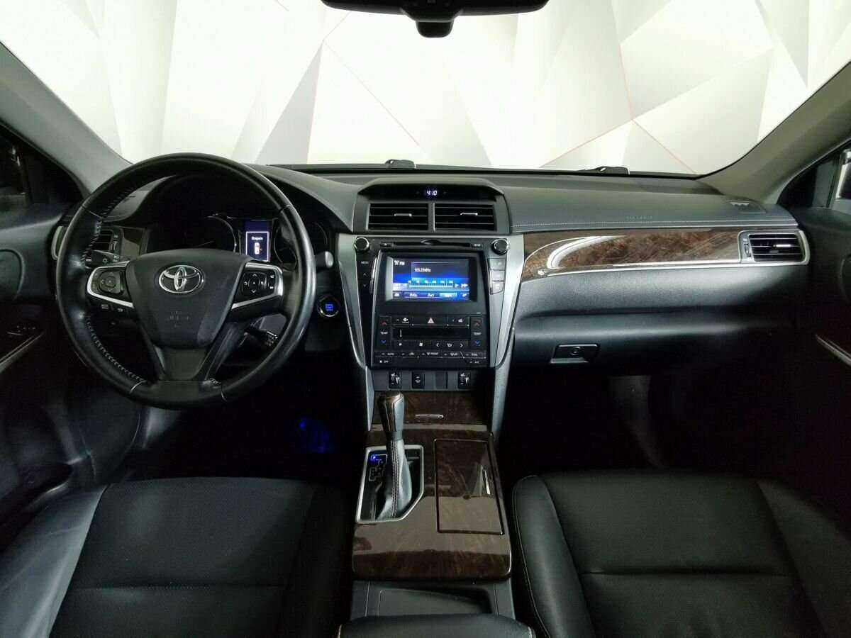 Toyota Camry с пробегом — 2016 год. Фото: #8