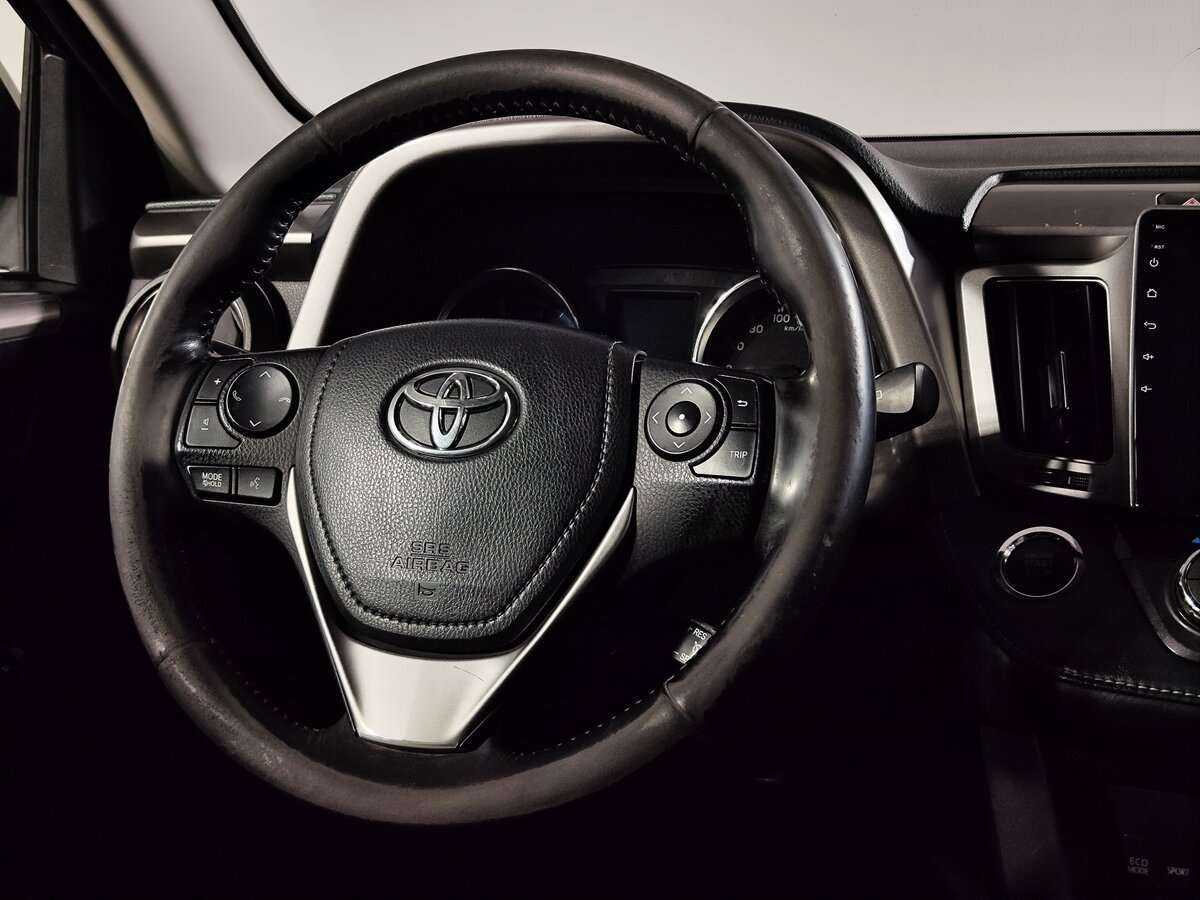 Toyota RAV4 с пробегом — 2015 год. Фото: #14