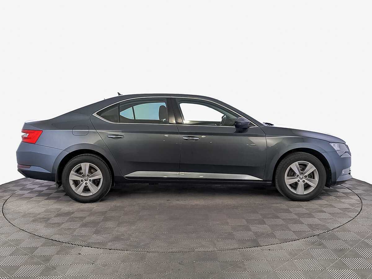 Skoda Superb с пробегом — 2019 год. Фото: #3