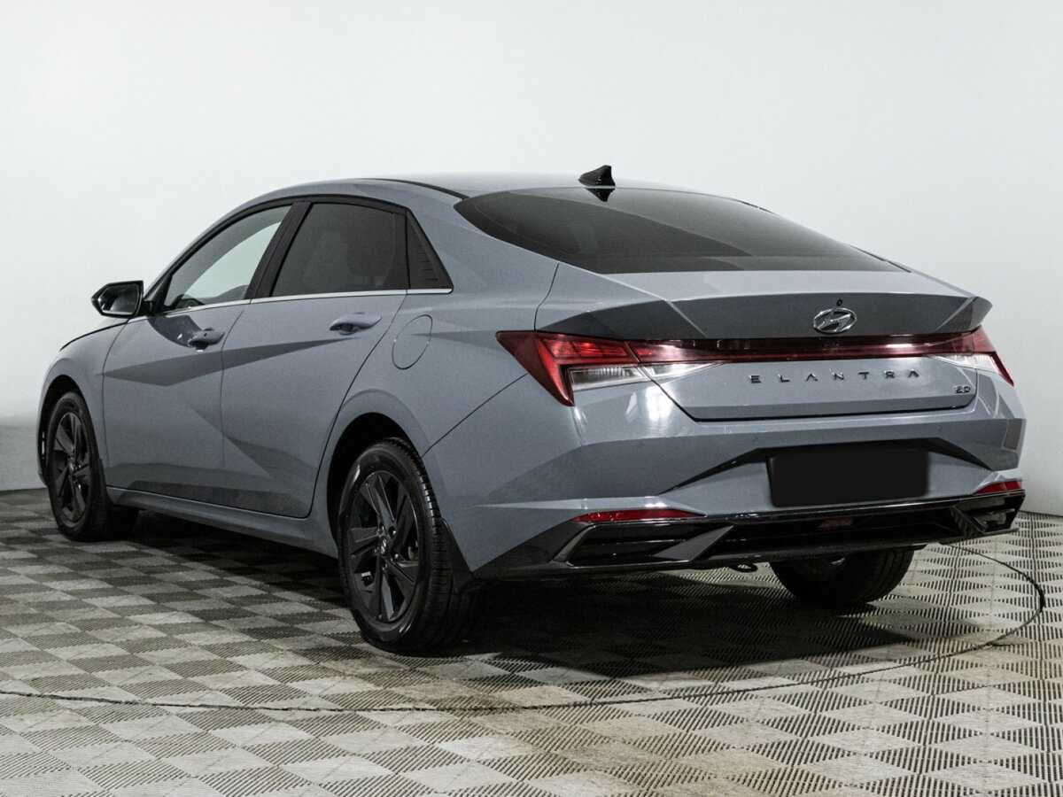 Hyundai Elantra с пробегом — 2021 год. Фото: #6
