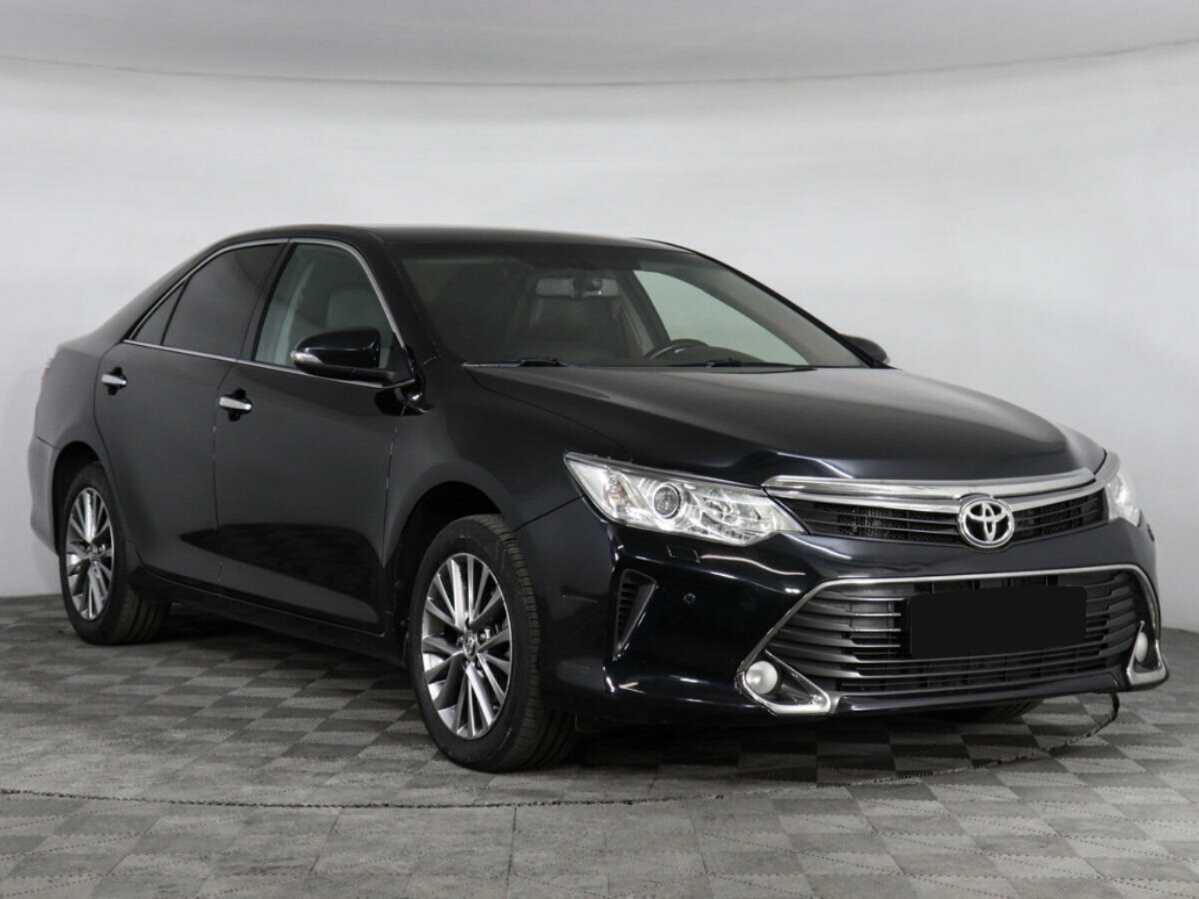 Toyota Camry с пробегом — 2017 год. Фото: #2