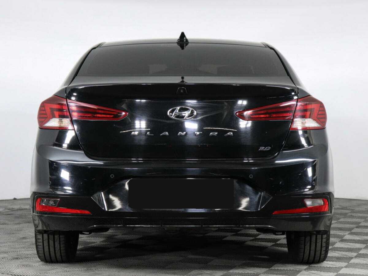 Hyundai Elantra с пробегом — 2019 год. Фото: #5