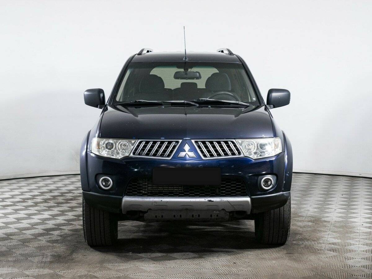 Mitsubishi Pajero Sport с пробегом — 2012 год. Фото: #1