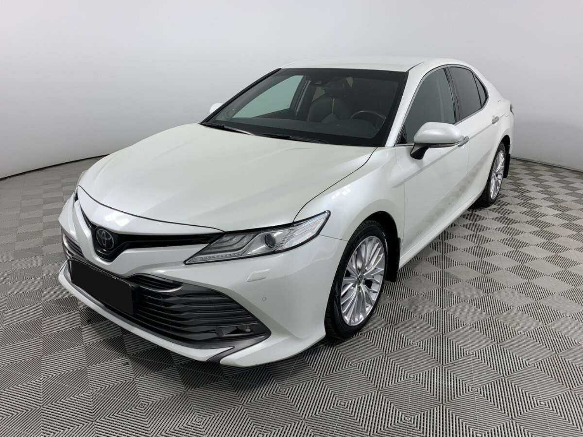 Toyota Camry с пробегом — 2021 год. Фото: #0