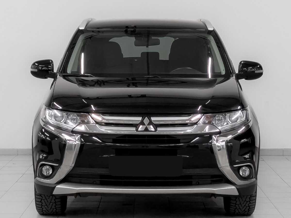 Mitsubishi Outlander с пробегом — 2018 год. Фото: #1