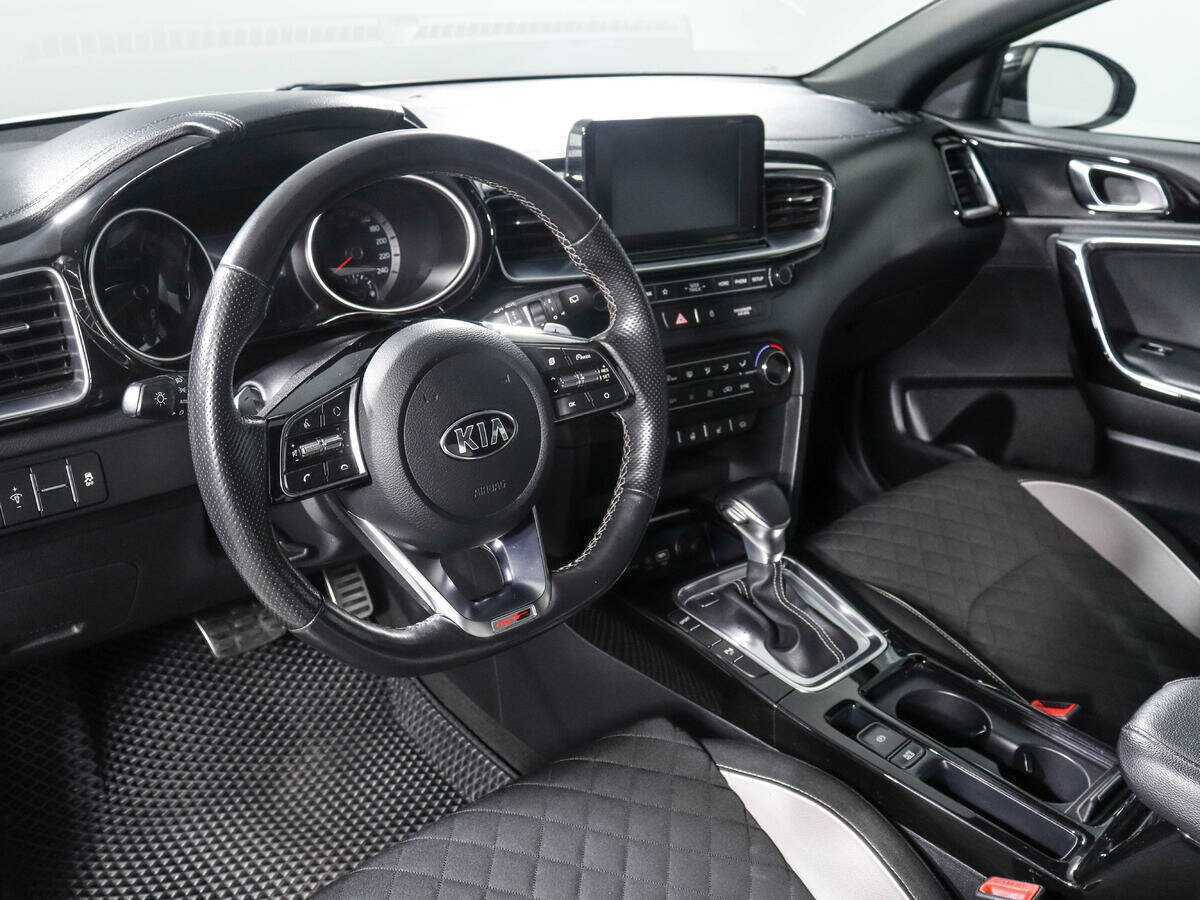 Kia Proceed с пробегом — 2019 год. Фото: #11