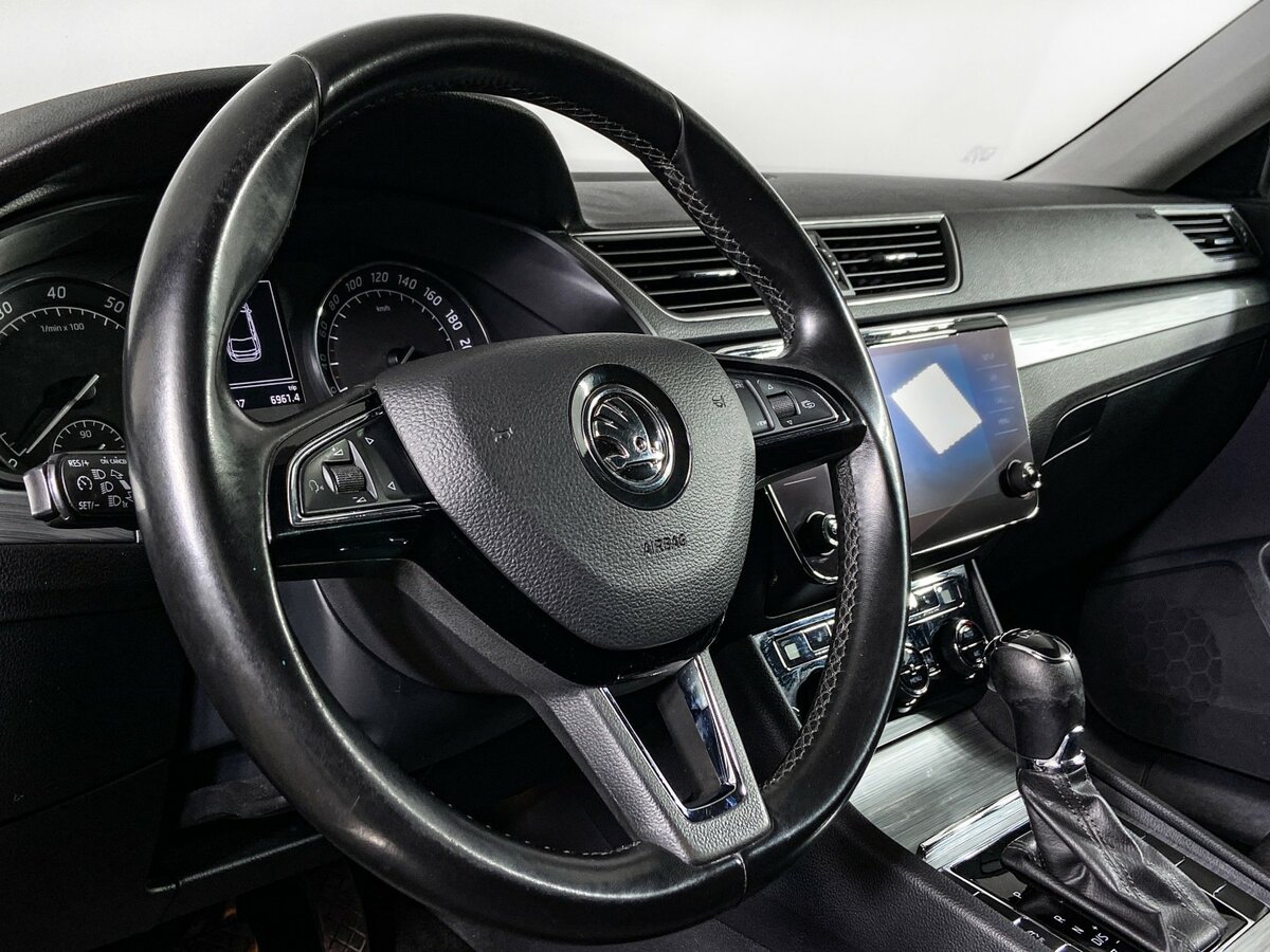 Skoda Superb с пробегом — 2020 год. Фото: #10