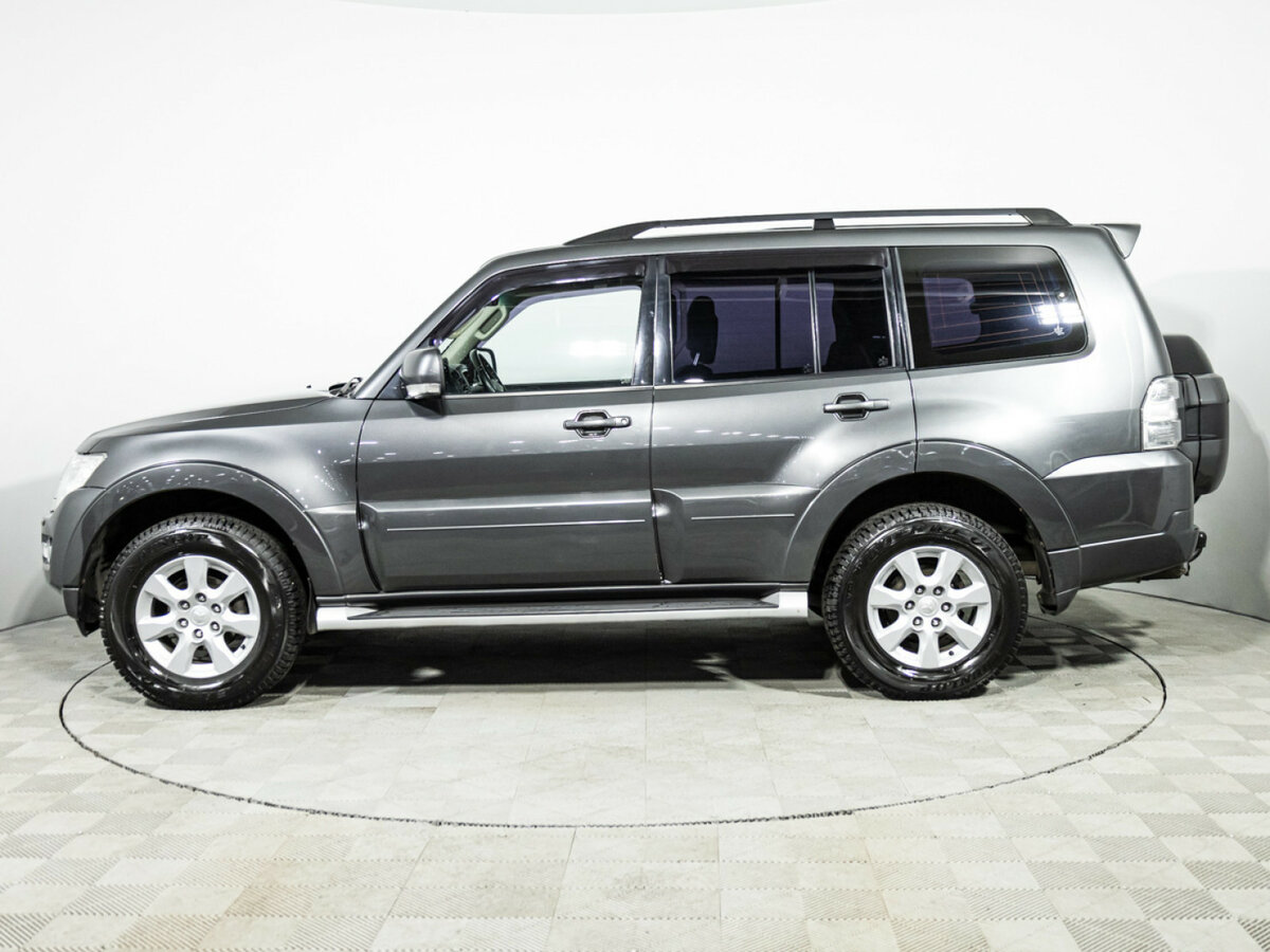 Mitsubishi Pajero с пробегом — 2015 год. Фото: #6