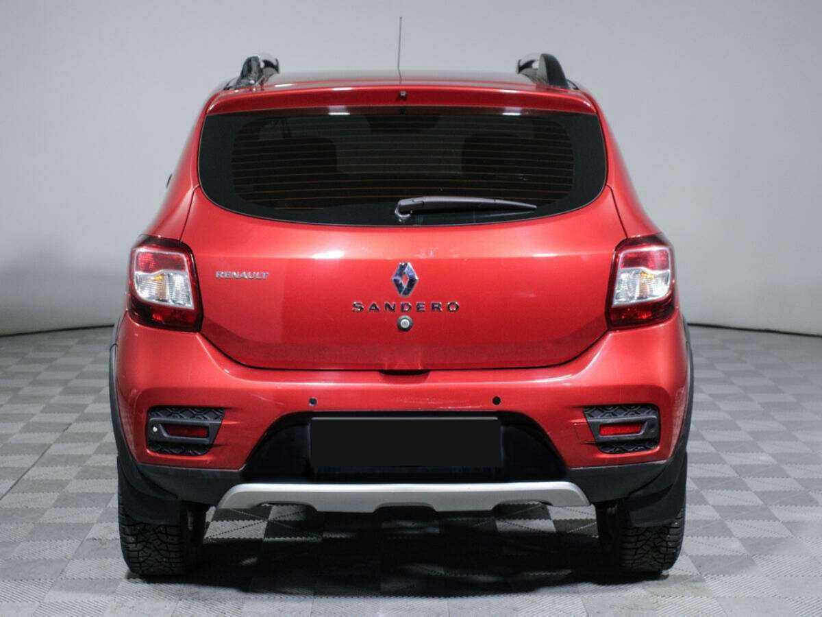 Renault Sandero с пробегом — 2015 год. Фото: #4