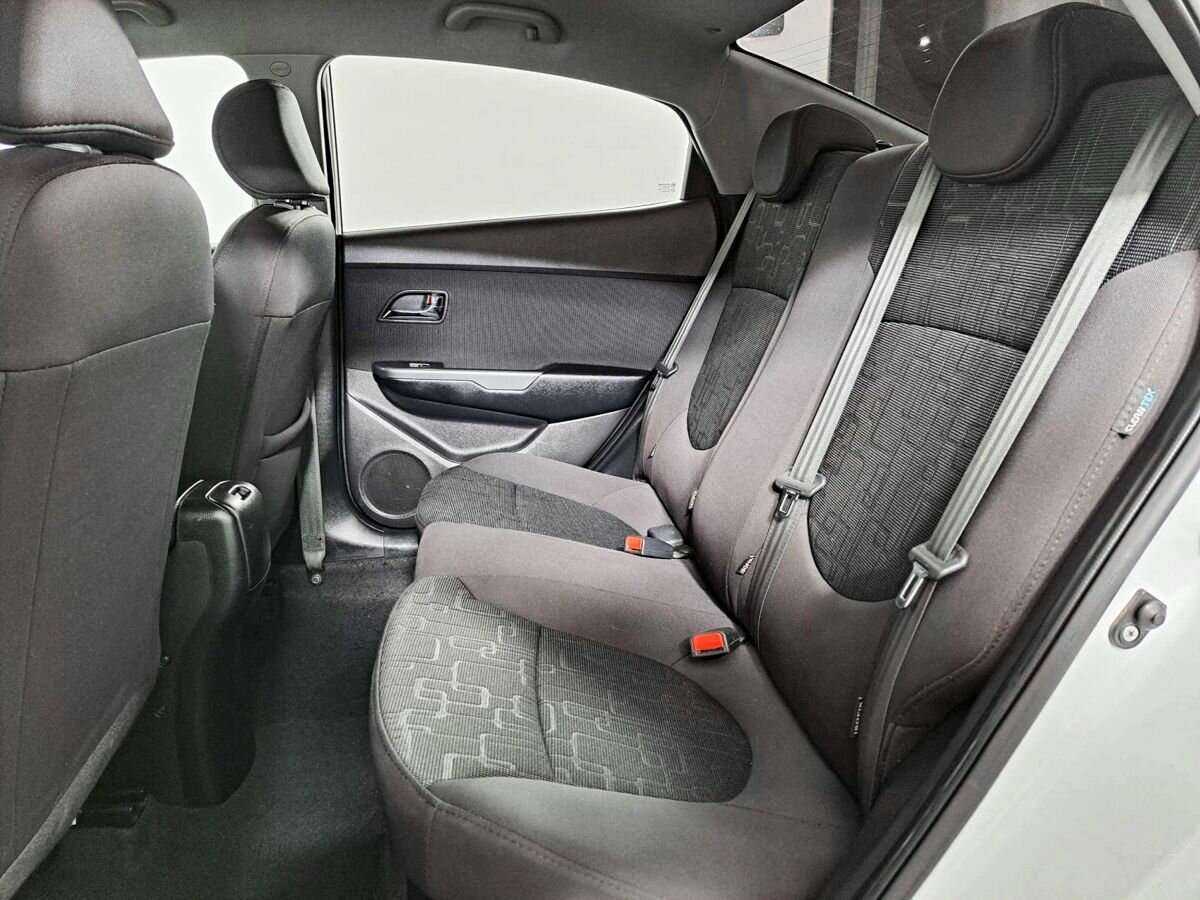 Kia Rio с пробегом — 2014 год. Фото: #8
