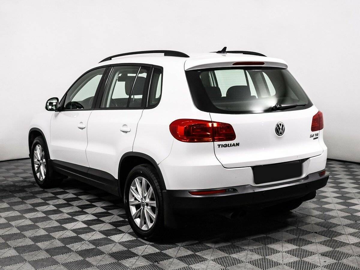Volkswagen Tiguan с пробегом — 2015 год. Фото: #6