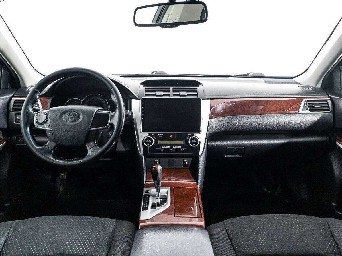Toyota Camry с пробегом — 2012 год. Фото: #12