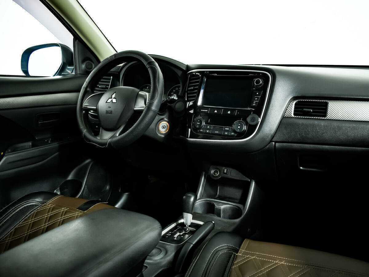 Mitsubishi Outlander с пробегом — 2016 год. Фото: #6