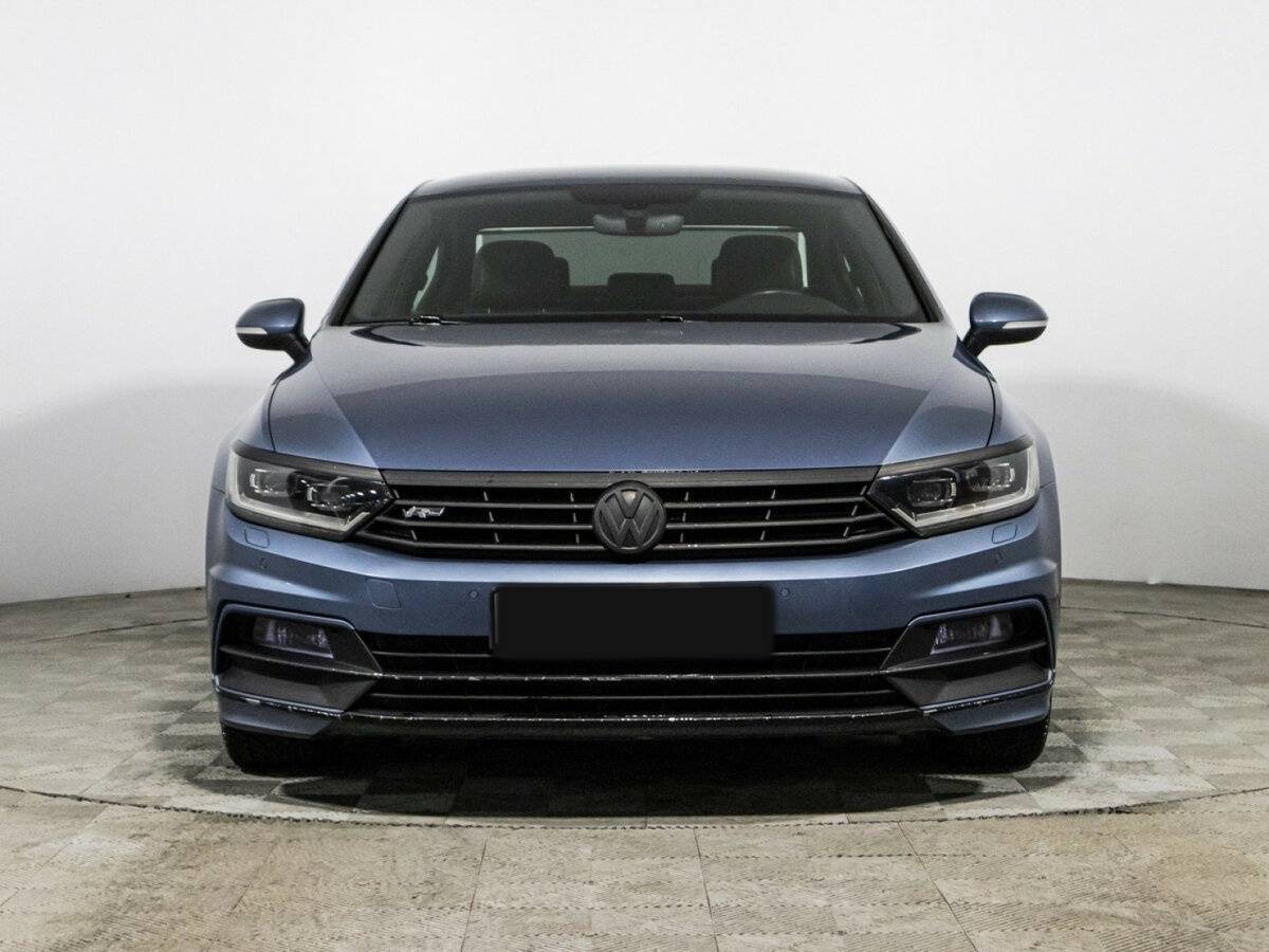 Volkswagen Passat с пробегом — 2017 год. Фото: #1