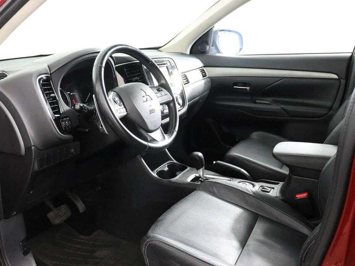 Mitsubishi Outlander с пробегом — 2013 год. Фото: #6