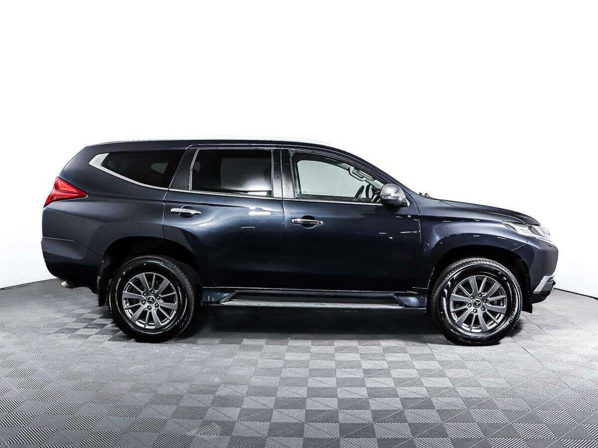 Mitsubishi Pajero Sport с пробегом — 2018 год. Фото: #3