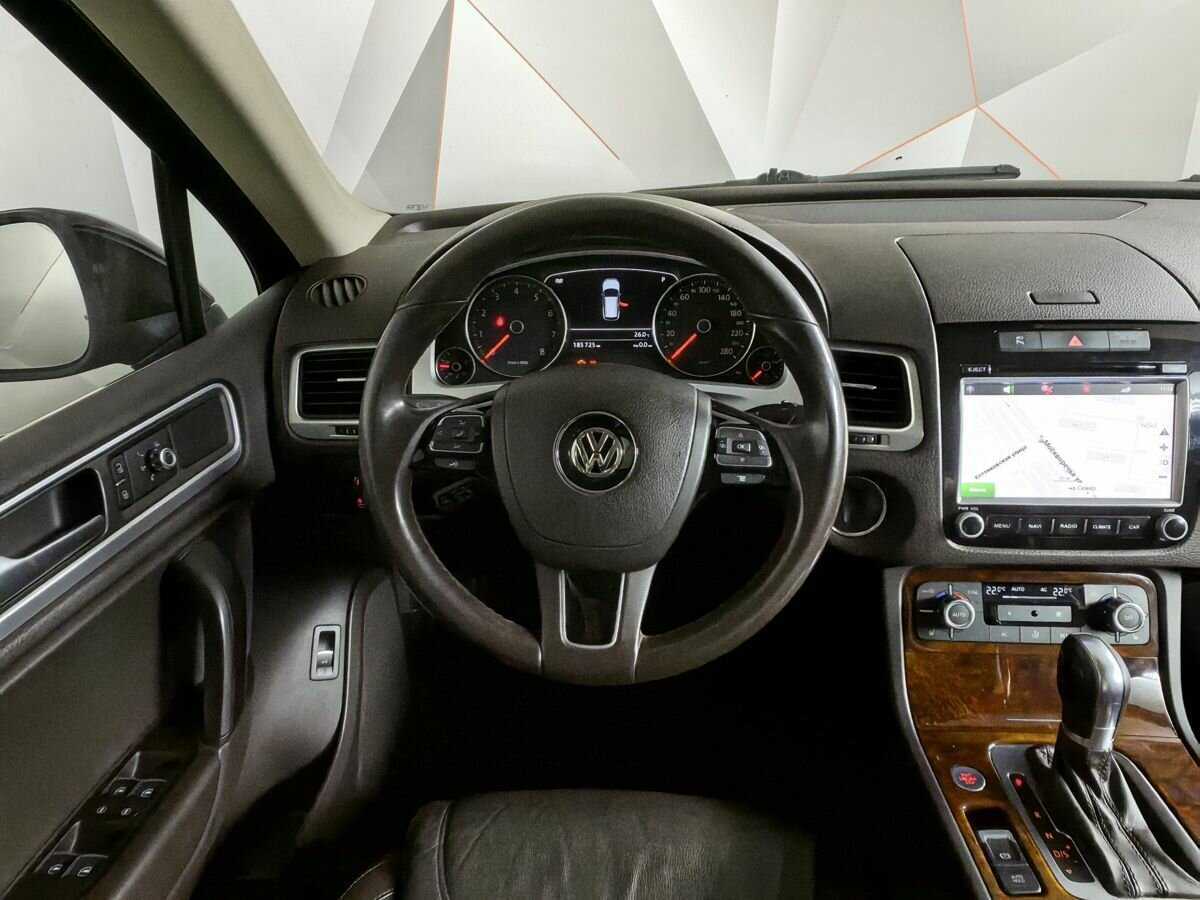 Volkswagen Touareg с пробегом — 2013 год. Фото: #13