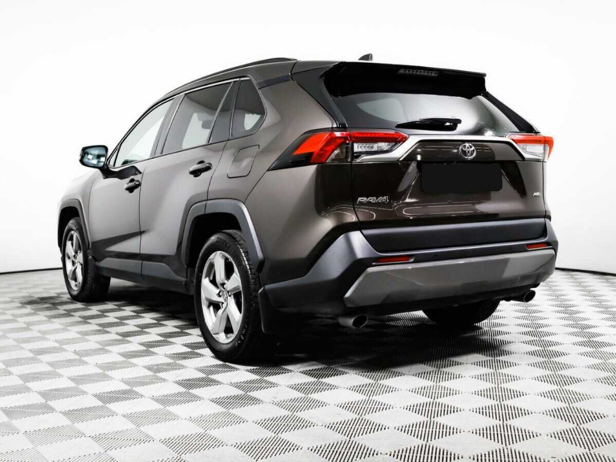 Toyota RAV4 с пробегом — 2020 год. Фото: #6