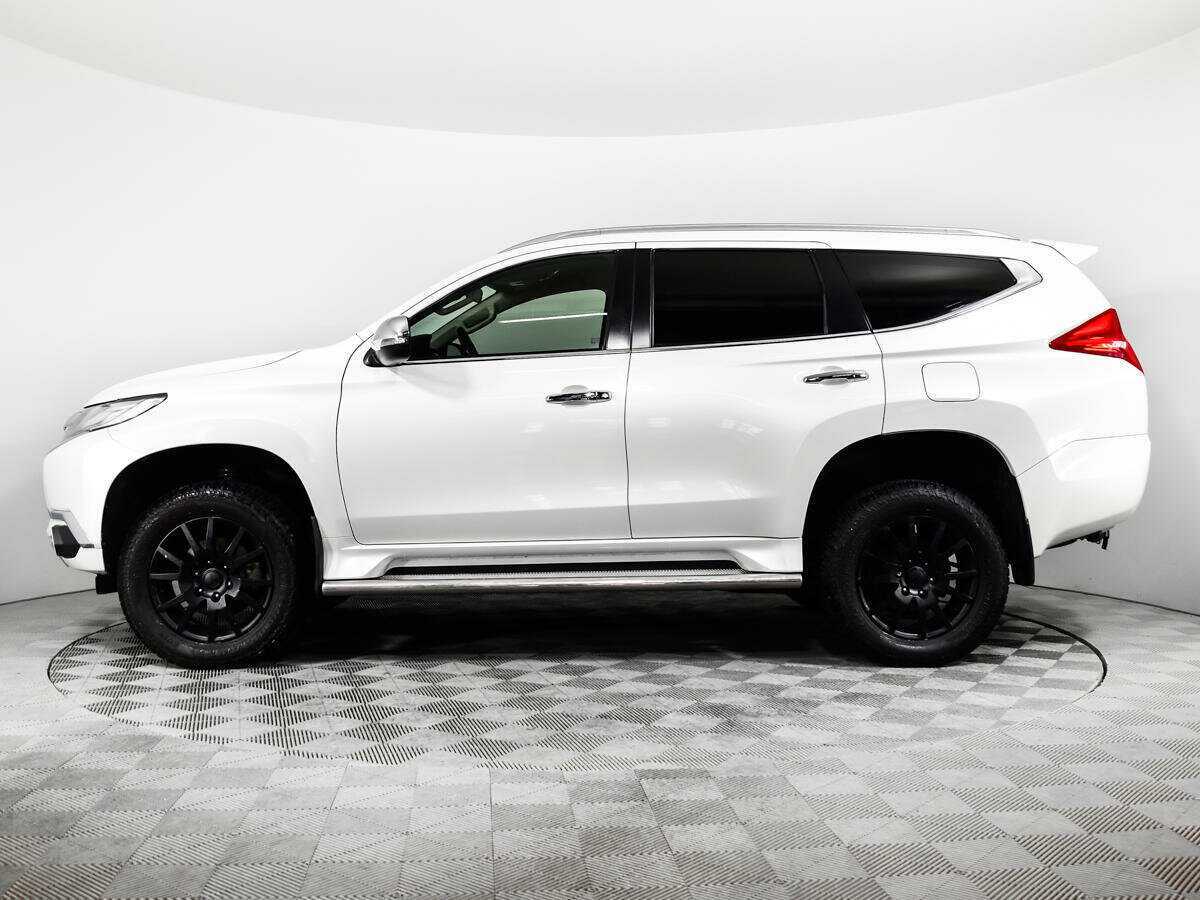 Mitsubishi Pajero Sport с пробегом — 2018 год. Фото: #5