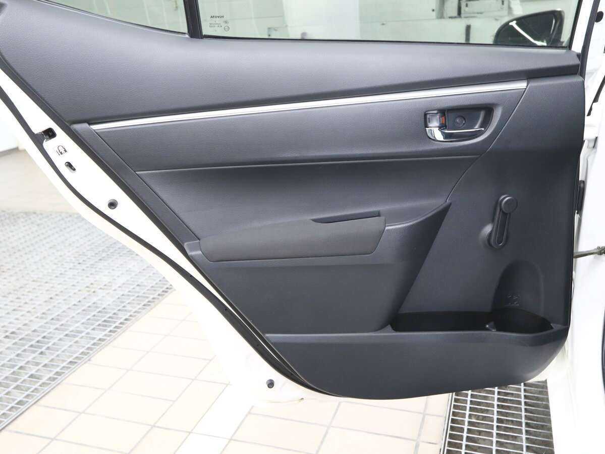 Toyota Corolla с пробегом — 2014 год. Фото: #8