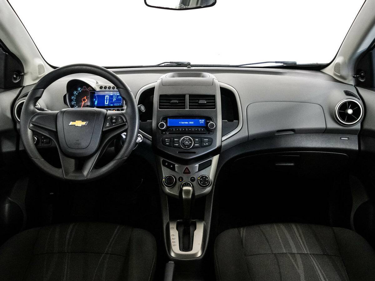 Chevrolet Aveo с пробегом — 2014 год. Фото: #9
