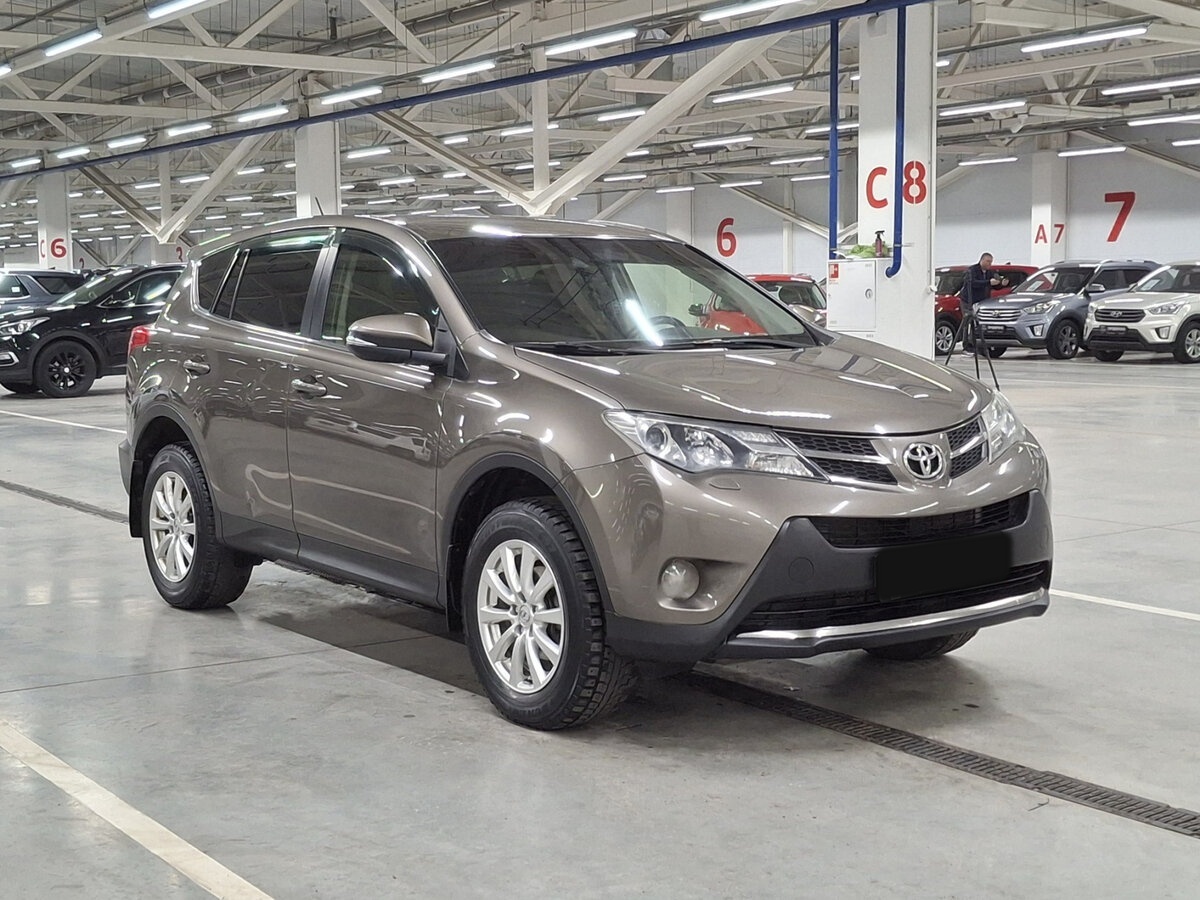 Toyota RAV4 с пробегом — 2013 год. Фото: #2