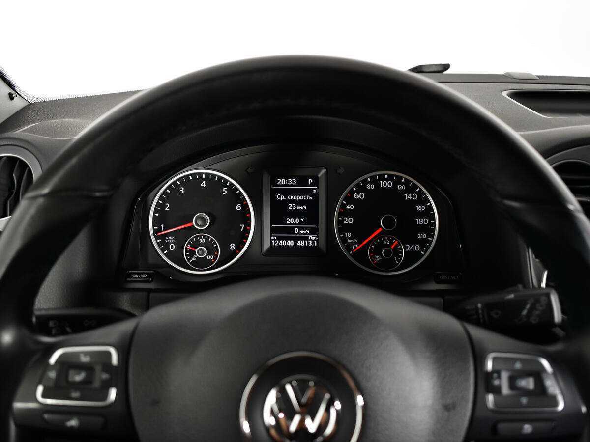 Volkswagen Tiguan с пробегом — 2015 год. Фото: #10