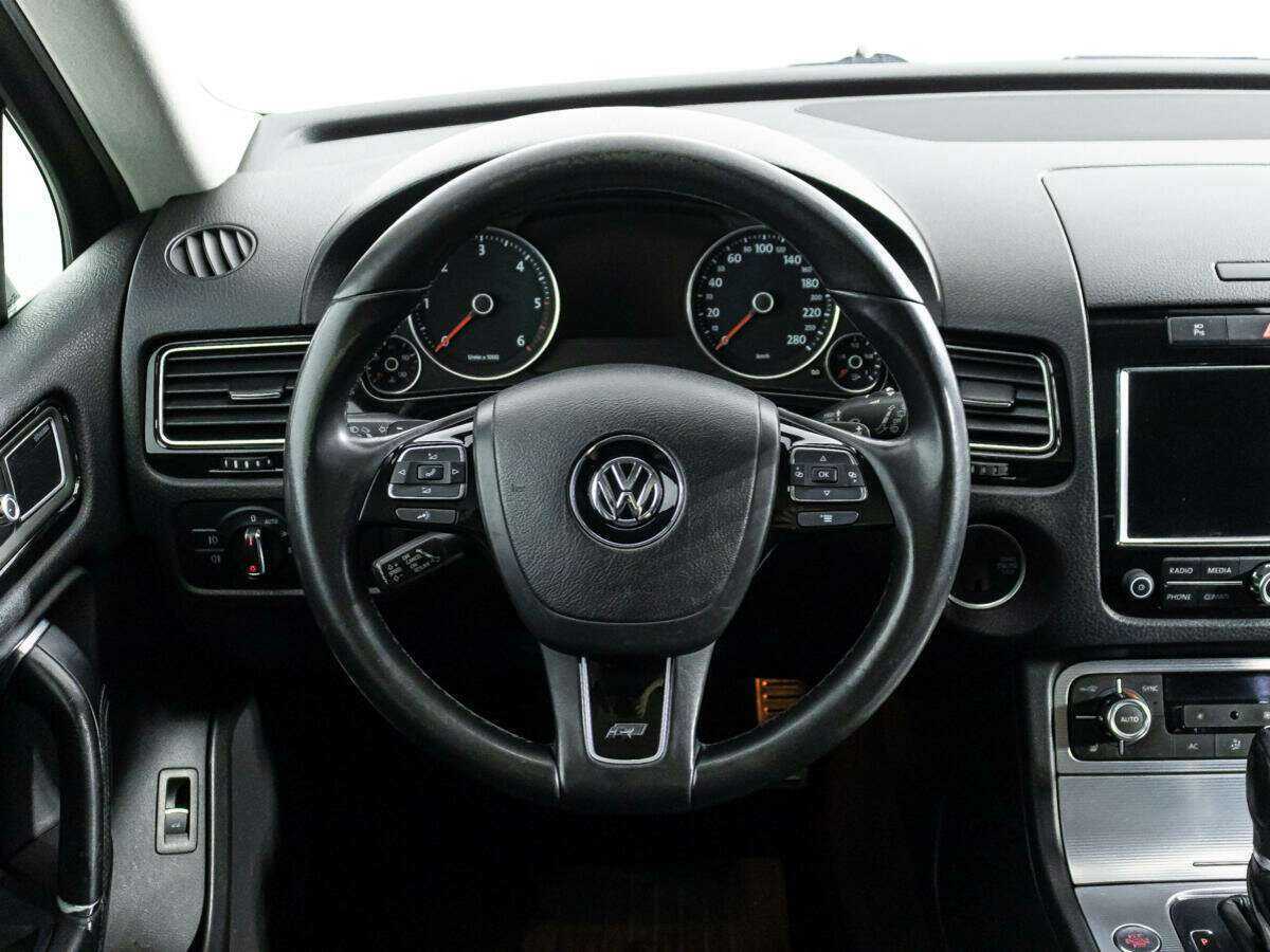 Volkswagen Touareg с пробегом — 2012 год. Фото: #23