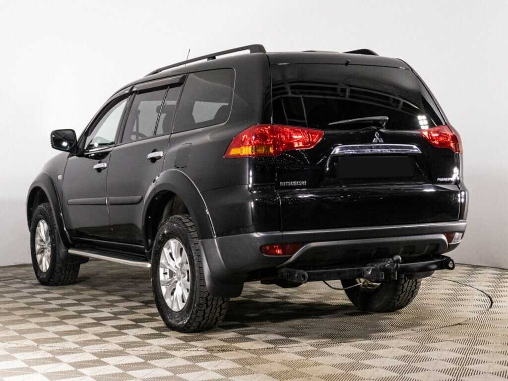 Mitsubishi Pajero Sport с пробегом — 2014 год. Фото: #6