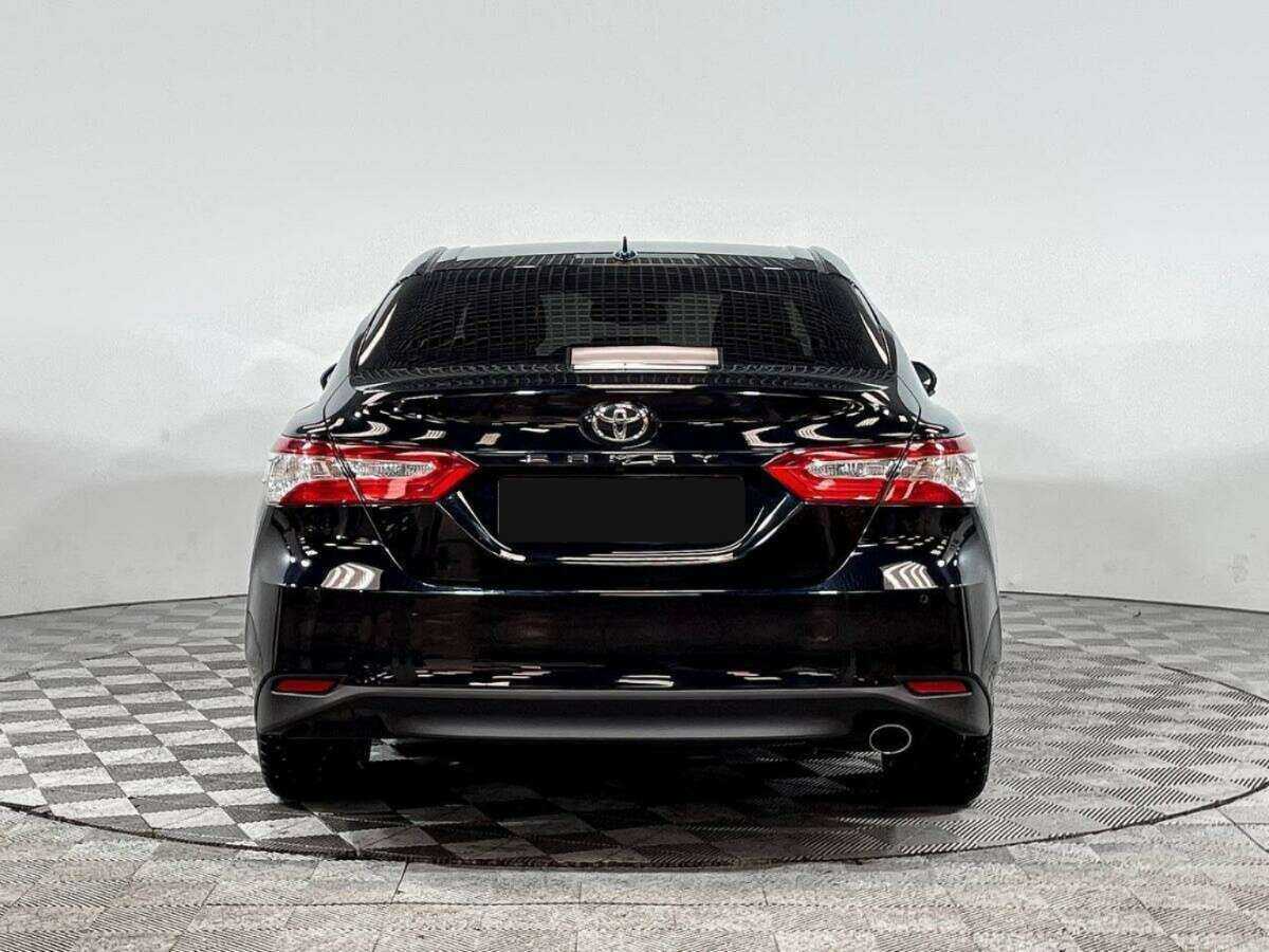 Toyota Camry с пробегом — 2018 год. Фото: #4