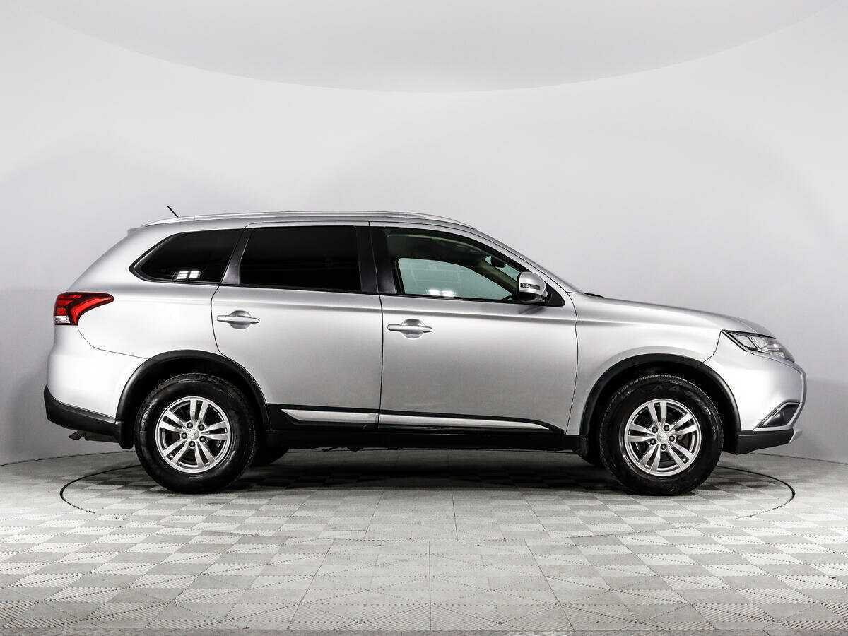 Mitsubishi Outlander с пробегом — 2015 год. Фото: #3