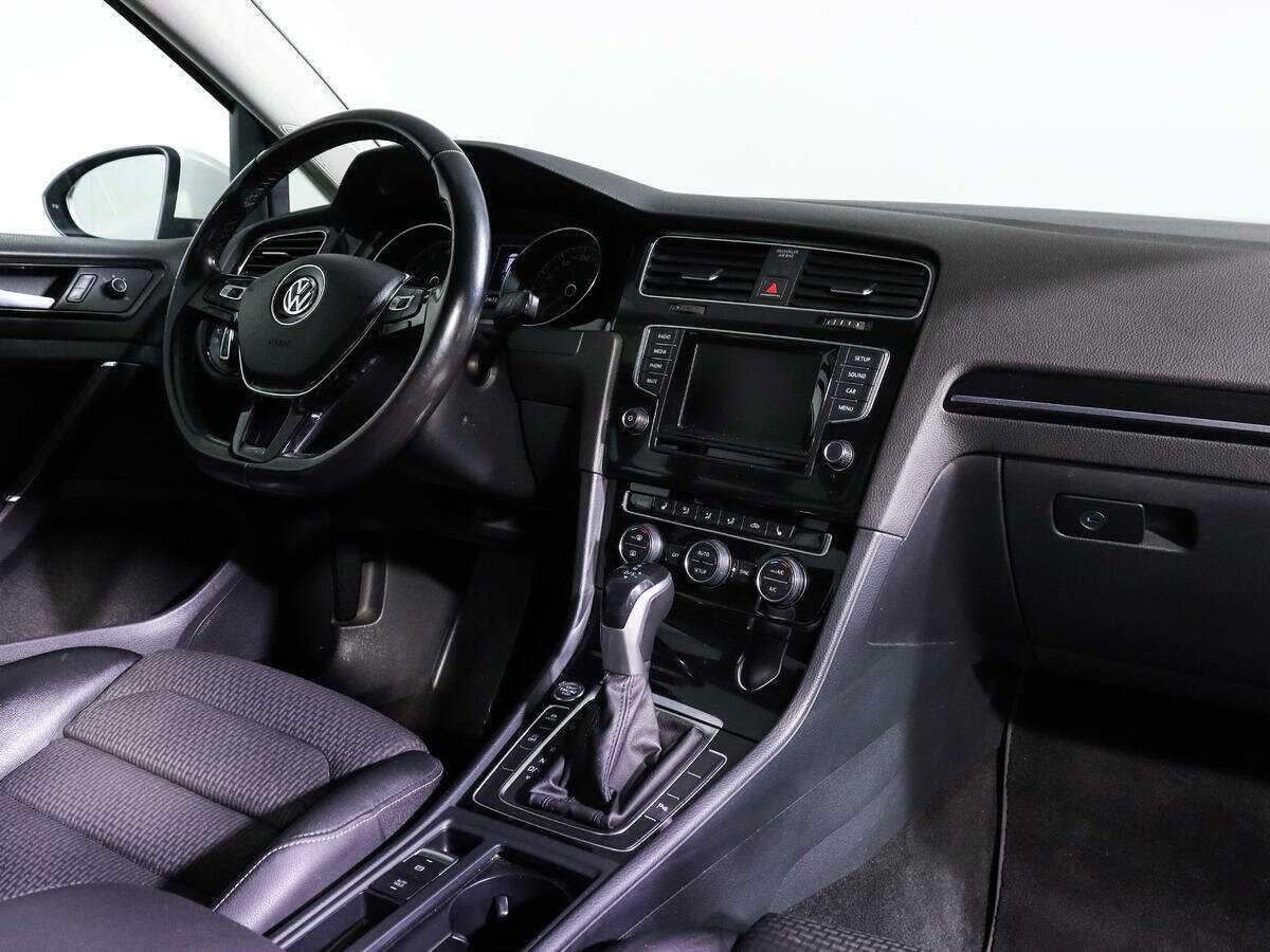 Volkswagen Golf с пробегом — 2013 год. Фото: #6