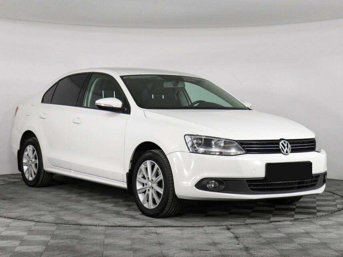 Volkswagen Jetta с пробегом — 2013 год. Фото: #2
