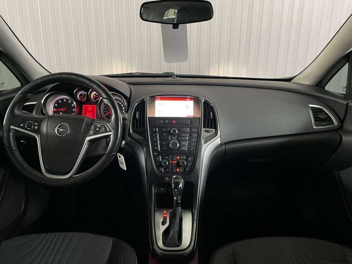 Opel Astra с пробегом — 2014 год. Фото: #8