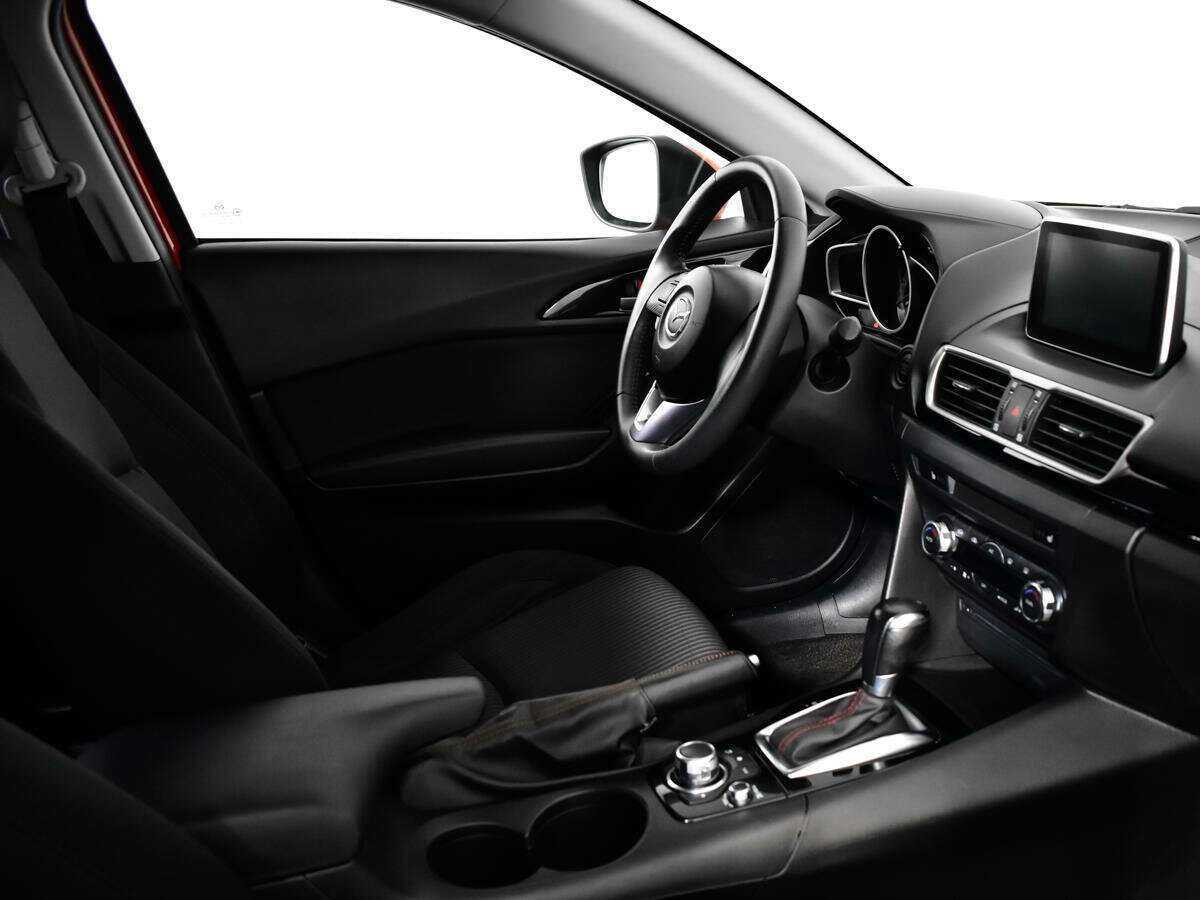 Mazda 3 с пробегом — 2015 год. Фото: #8