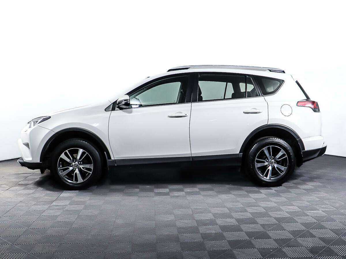 Toyota RAV4 с пробегом — 2018 год. Фото: #7