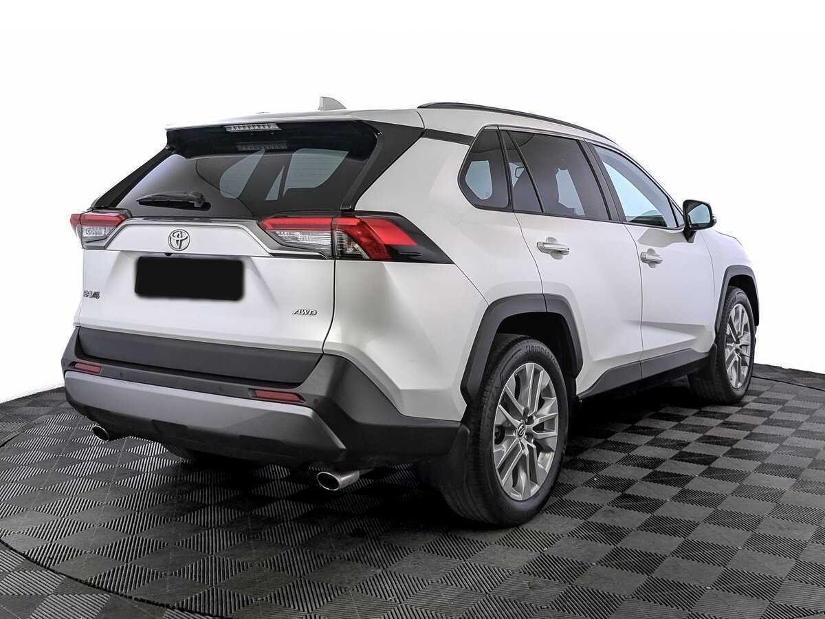 Toyota RAV4 с пробегом — 2021 год. Фото: #4