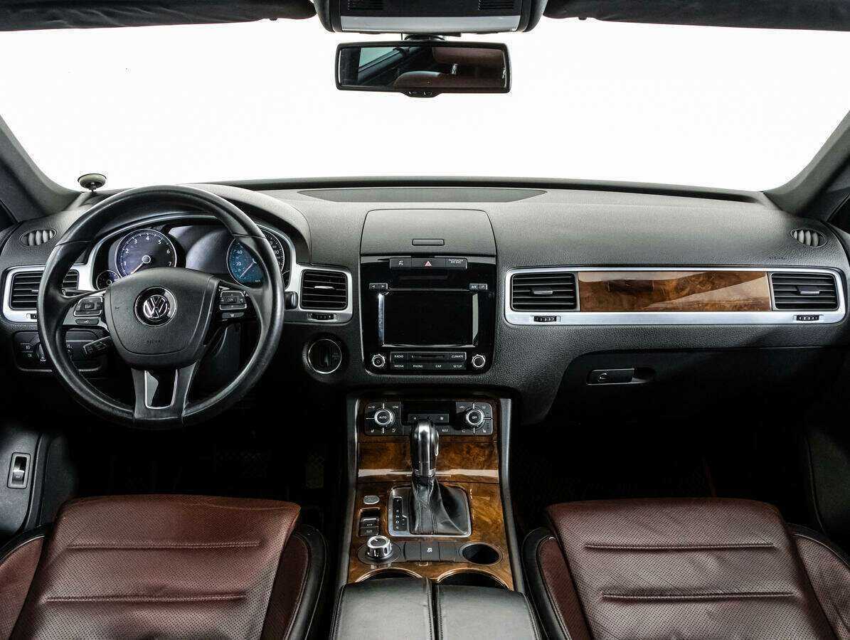 Volkswagen Touareg с пробегом — 2012 год. Фото: #7