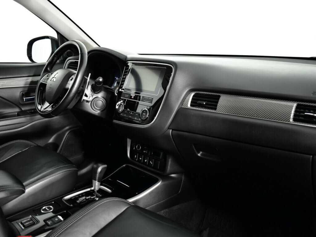 Mitsubishi Outlander с пробегом — 2018 год. Фото: #8