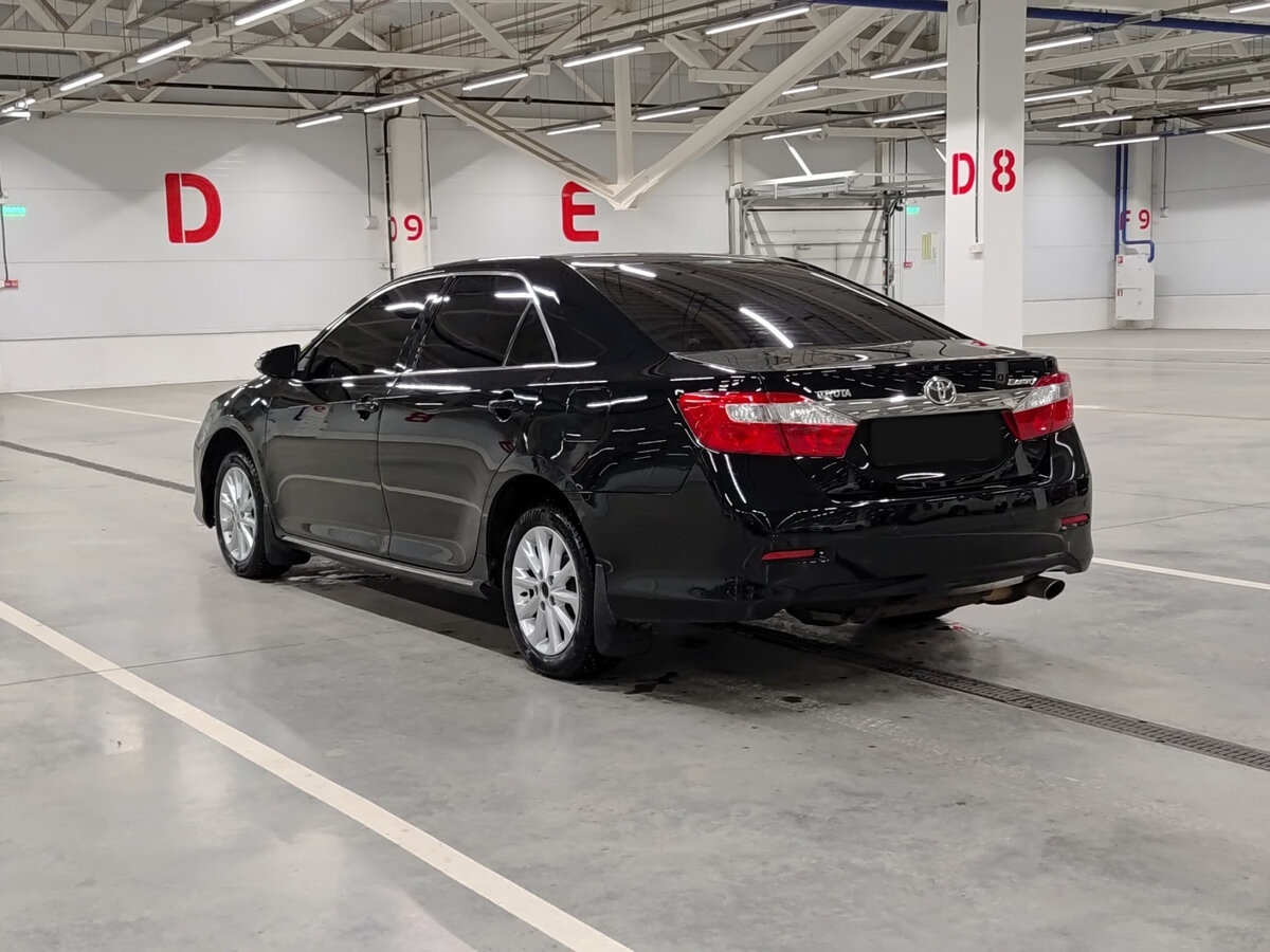 Toyota Camry с пробегом — 2014 год. Фото: #6